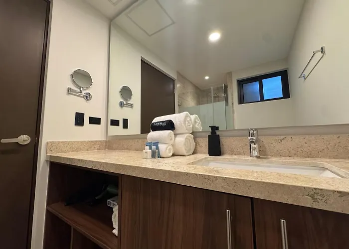 Apartment Location In Playa Rooftop Pool, Nearby *